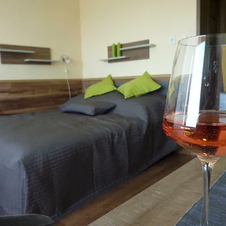 Aranyhid 911 Apartman דירה *